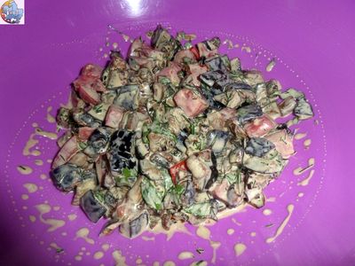 1. Подготавливаем продукты. Салат с баклажаном и грибами: фото шаг 1